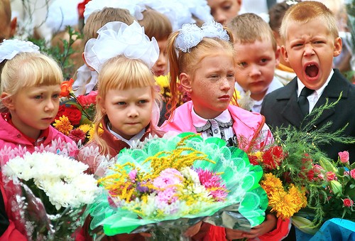 1 сентября - классный час для первоклассников и старших школьников. Темы сценариев и презентаций на классный час 1 сентября