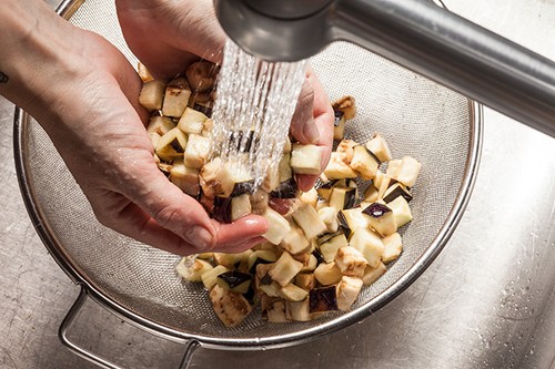 Салат из баклажанов на зиму - рецепты с помидорами, перцем, фасолью. Вкусные салаты на зиму из баклажанов по-корейски и без стерилизации