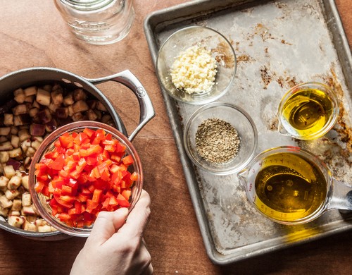 Салат из баклажанов на зиму - рецепты с помидорами, перцем, фасолью. Вкусные салаты на зиму из баклажанов по-корейски и без стерилизации